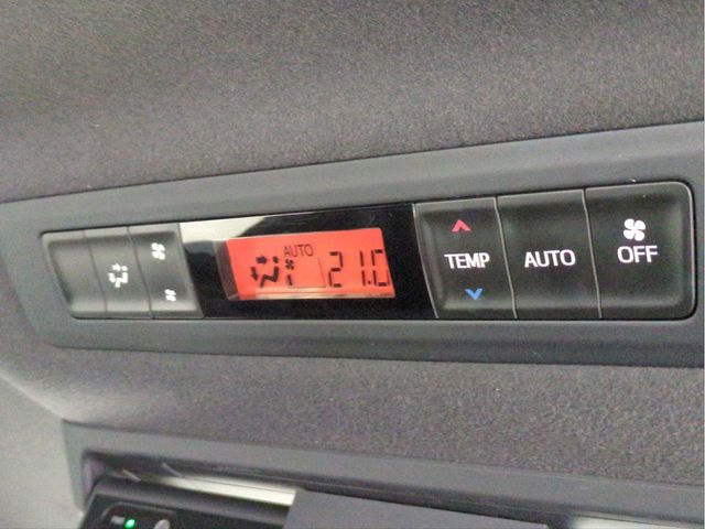 TOYOTA ESQUIRE 2017 Image 31