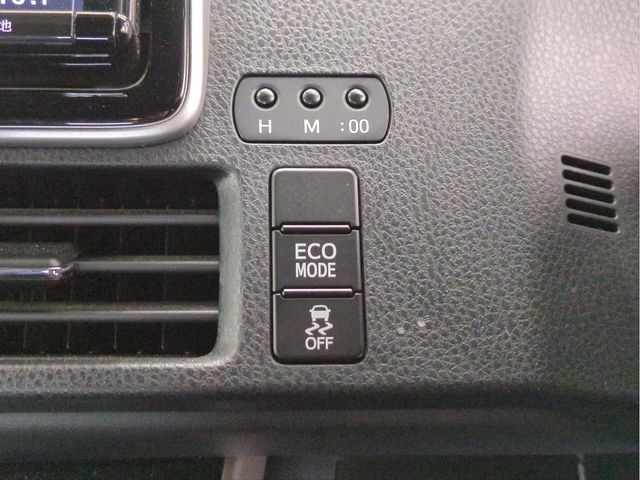 TOYOTA ESQUIRE 2017 Image 31