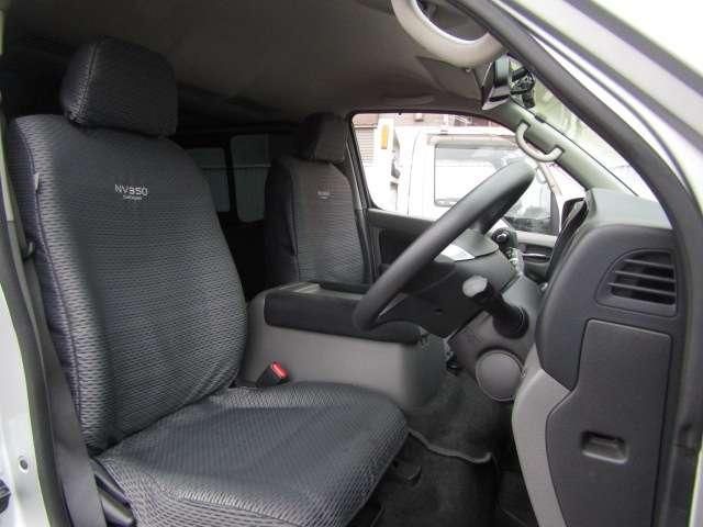 NISSAN NV350 CARAVAN 2017 Image 31