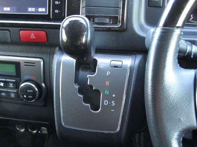 TOYOTA HIACE VAN 4WD 2021 Image 31