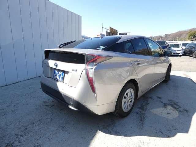 TOYOTA PRIUS 2017 Image 31