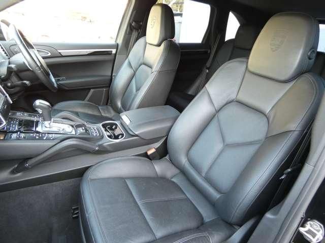 PORSCHE CAYENNE 2012 Image 31