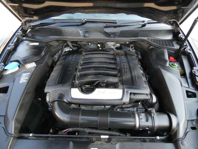 PORSCHE CAYENNE 2012 Image 31