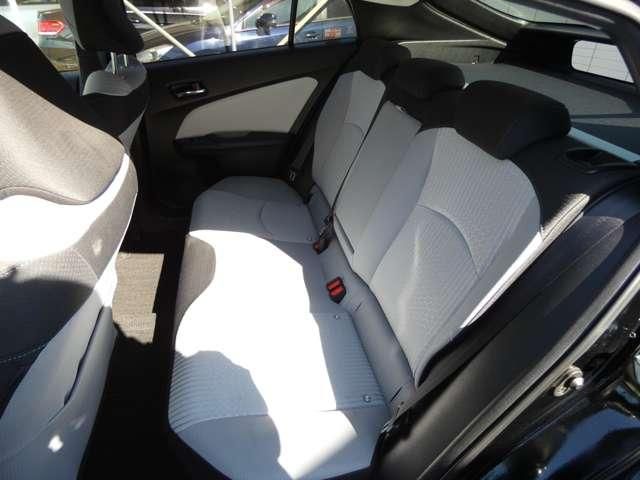 TOYOTA PRIUS 2015 Image 31