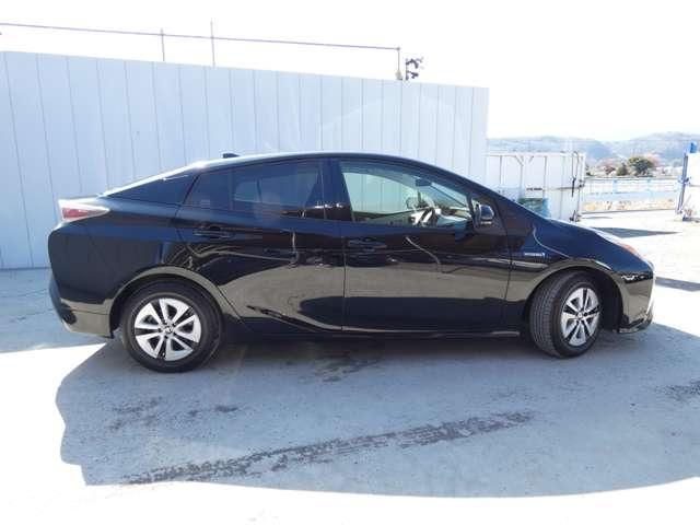 TOYOTA PRIUS 2015 Image 31