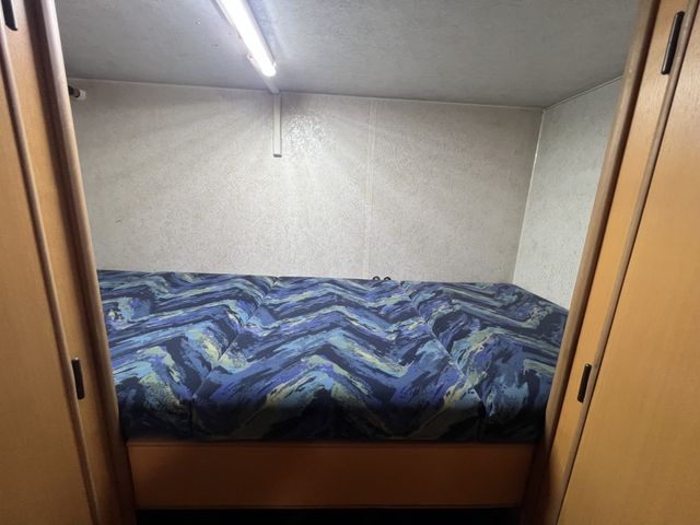 TOYOTA CAMROAD 2004 Image 31