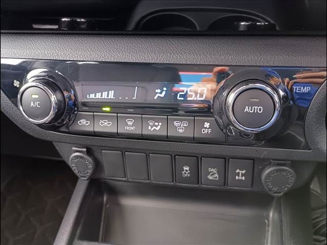 TOYOTA HILUX 4WD 2018 Image 31