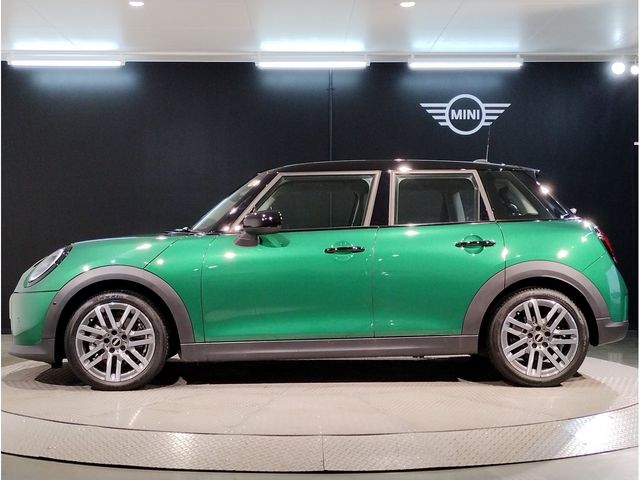 BMW MINI COOPER 5DOOR 2025 Image 31
