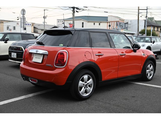 BMW MINI COOPER D 5DOOR 2021 Image 31