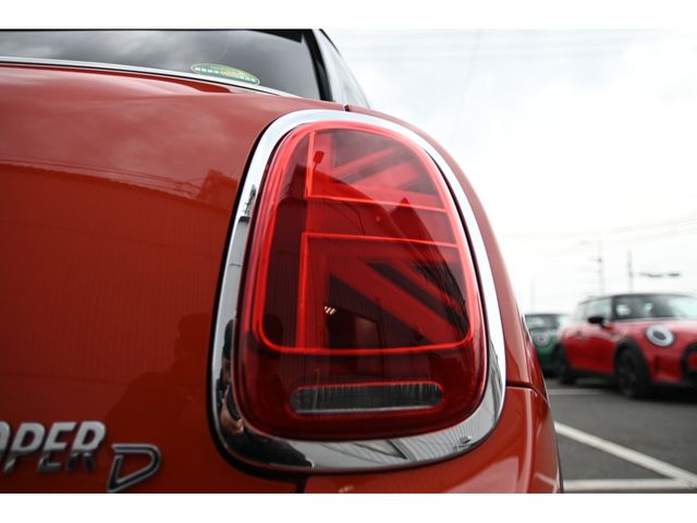 BMW MINI COOPER D 5DOOR 2021 Image 31