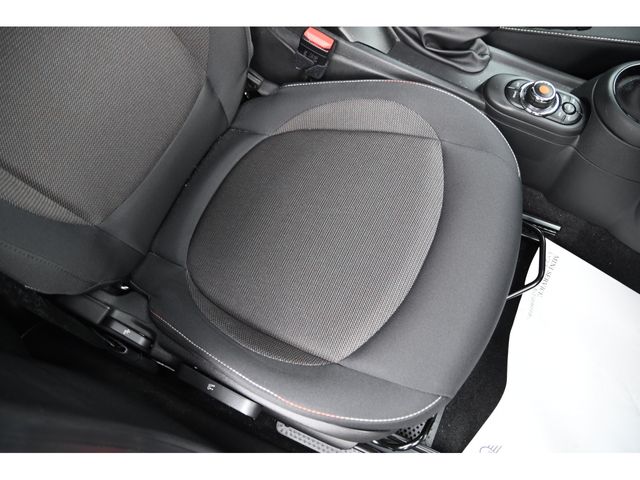 BMW MINI COOPER D 5DOOR 2021 Image 31