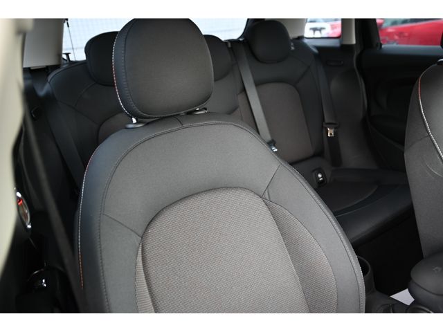 BMW MINI COOPER D 5DOOR 2021 Image 31