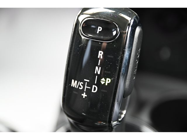 BMW MINI COOPER D 5DOOR 2021 Image 31