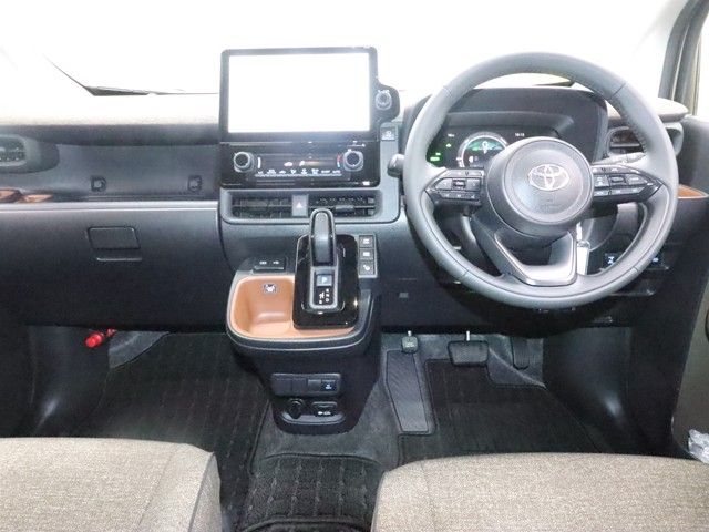 TOYOTA SIENTA HYBRID 2023 Image 31