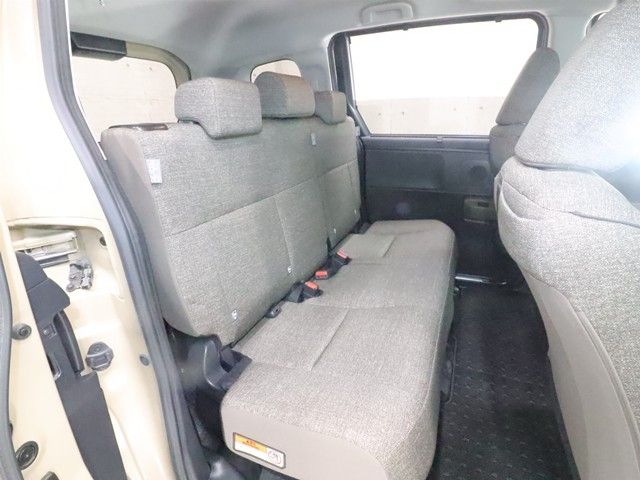 TOYOTA SIENTA HYBRID 2023 Image 31