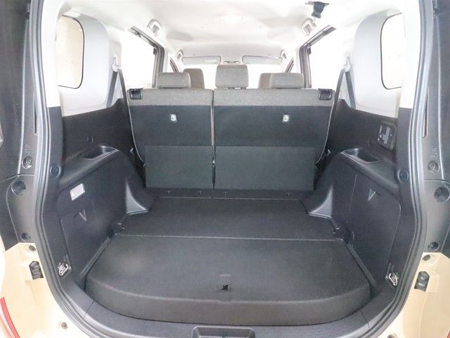 TOYOTA SIENTA HYBRID 2023 Image 31