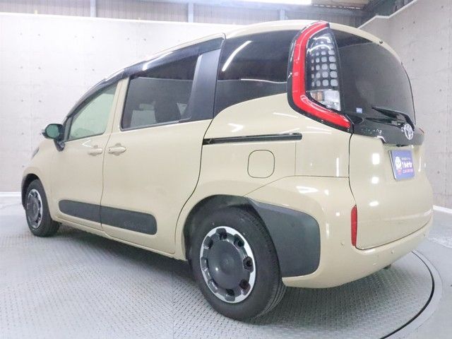 TOYOTA SIENTA HYBRID 2023 Image 31