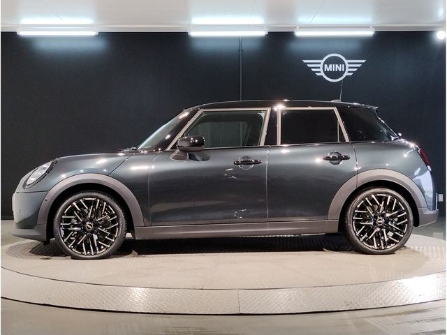 BMW MINI COOPER 5DOOR 2025 Image 31