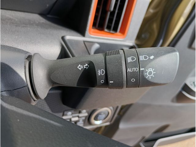 DAIHATSU TANTO FAN CROSS 4WD 2023 Image 31