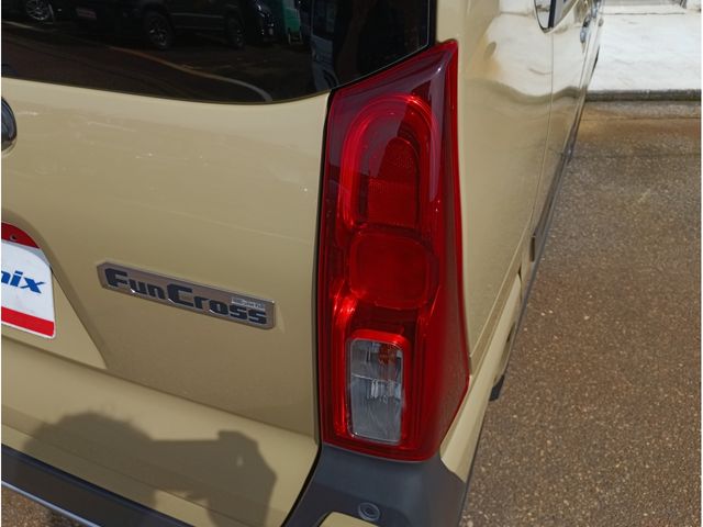 DAIHATSU TANTO FAN CROSS 4WD 2023 Image 31