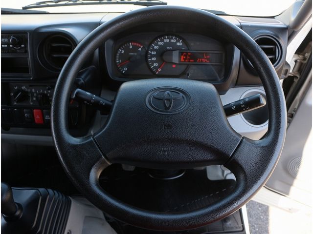 TOYOTA DYNA 2014 Image 31