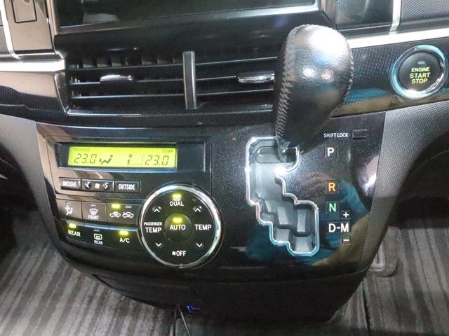 TOYOTA ESTIMA 2012 Image 31