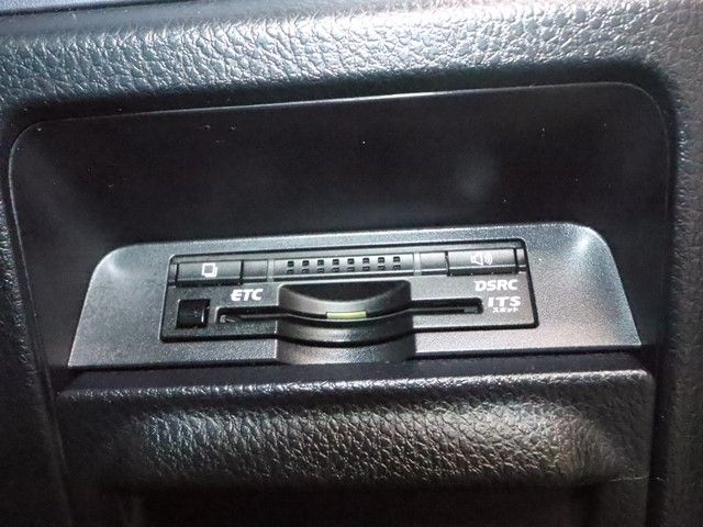 TOYOTA NOAH 2015 Image 31