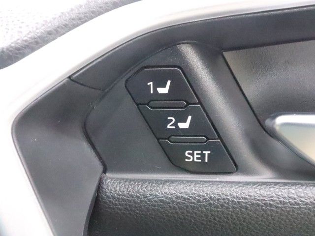 TOYOTA RAV4 4WD 2023 Image 31