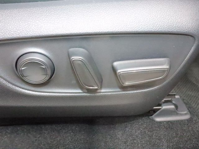 TOYOTA HARRIER 2WD 2023 Image 31