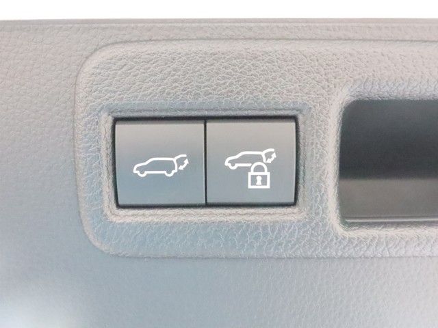 TOYOTA HARRIER 2WD 2023 Image 31