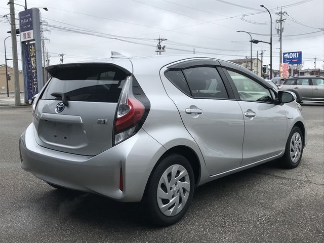 TOYOTA AQUA 2018 Image 31