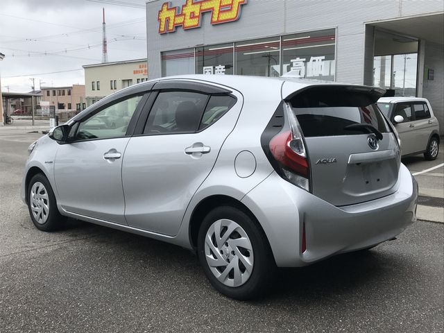 TOYOTA AQUA 2018 Image 31