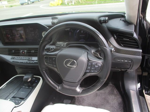 TOYOTA LEXUS LS500H 4WD 2022 Image 31