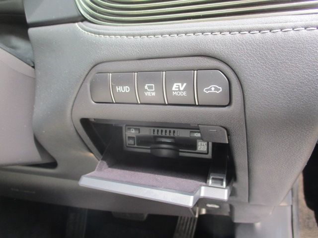 TOYOTA LEXUS LS500H 4WD 2022 Image 31