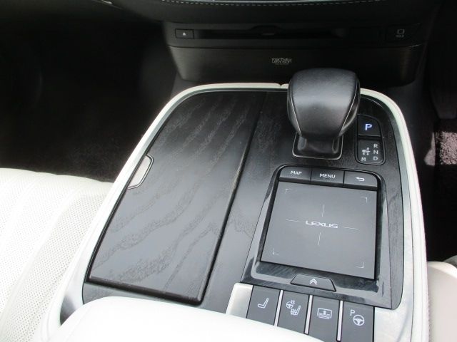 TOYOTA LEXUS LS500H 4WD 2022 Image 31