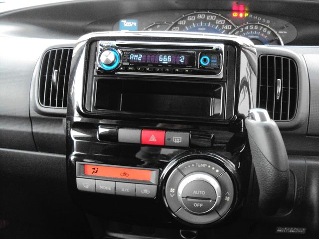 DAIHATSU TANTO CUSTOM 2011 Image 31