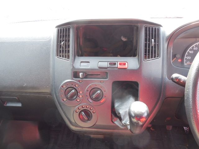 TOYOTA TOWNACE TRUCK 2WD 2012 Image 31