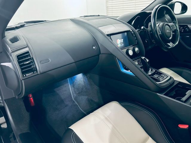 JAGUAR F TYPE COUPE 2017 Image 31