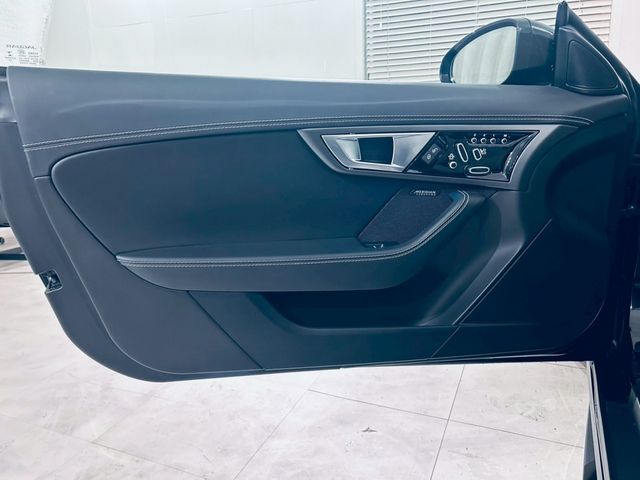 JAGUAR F TYPE COUPE 2017 Image 31