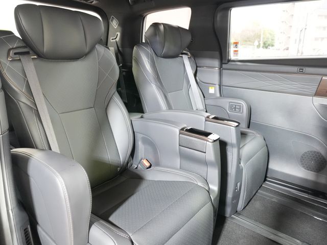 TOYOTA VELLFIRE  HYBRID 2026 Image 31