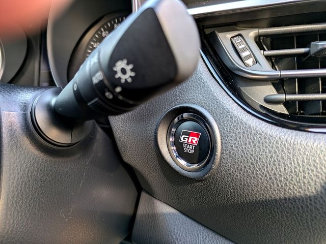 TOYOTA C-HR 2019 Image 31