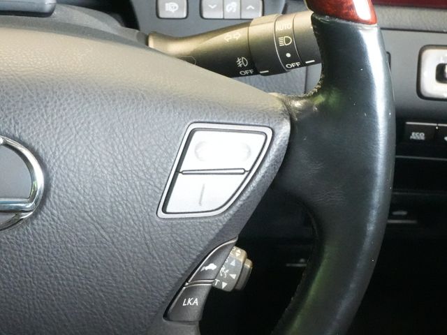 TOYOTA LEXUS LS600H 2012 Image 31