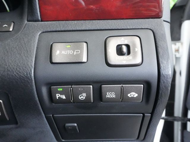 TOYOTA LEXUS LS600H 2012 Image 31