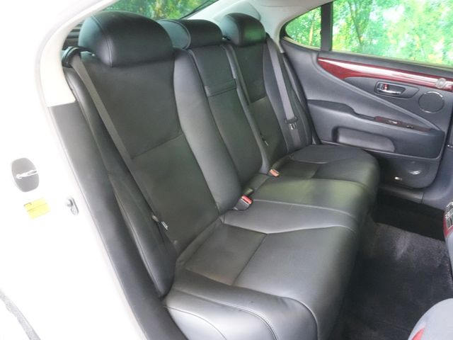 TOYOTA LEXUS LS600H 2012 Image 31