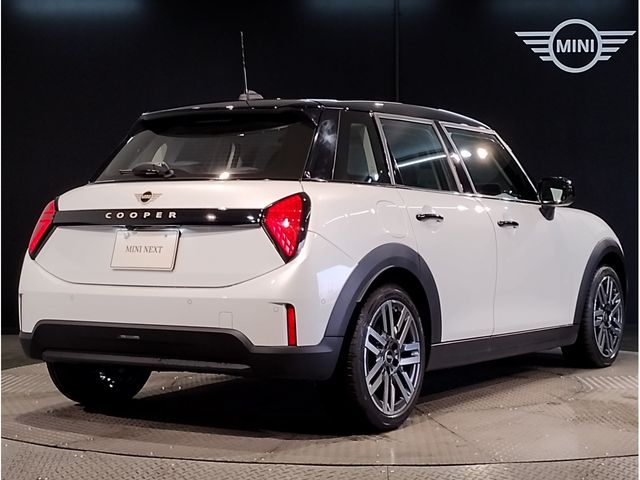 BMW MINI COOPER 5DOOR 2025 Image 31