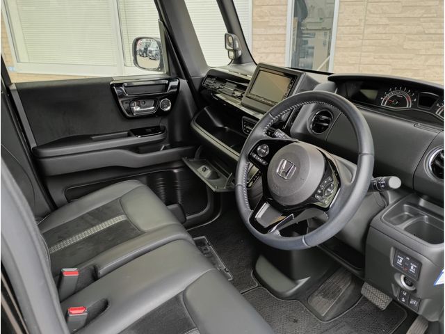 HONDA N BOX CUSTOM 2022 Image 31