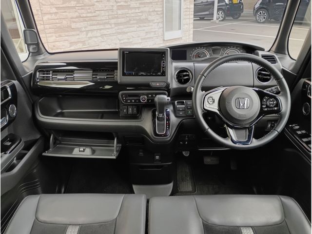 HONDA N BOX CUSTOM 2022 Image 31