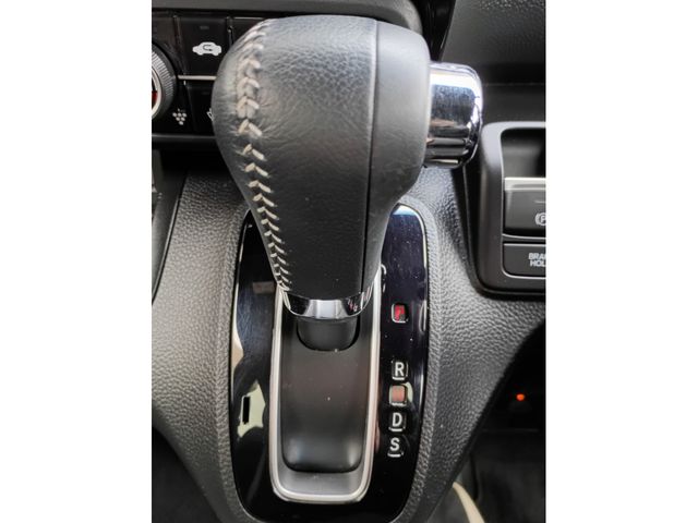 HONDA N BOX CUSTOM 2022 Image 31