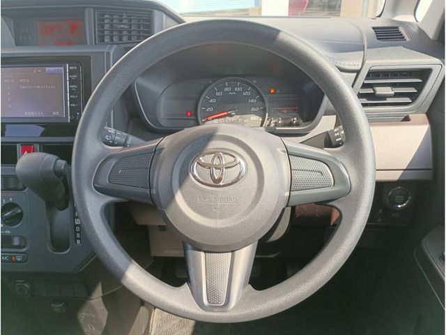 TOYOTA TANK 4WD 2017 Image 31