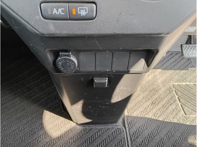 TOYOTA TANK 4WD 2017 Image 31